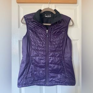 REÍ Women’s Purple Vest M
